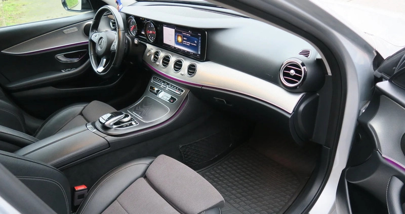 Mercedes-Benz Klasa E cena 107900 przebieg: 139000, rok produkcji 2018 z Poddębice małe 704